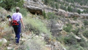 PICTURES/Walnut Canyon Ancients Path/t_Dwellings4 - Along Path.JPG